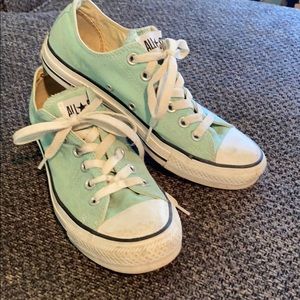 Seafoam Chuck Taylor Allstars! Size 7 Womens (5m)